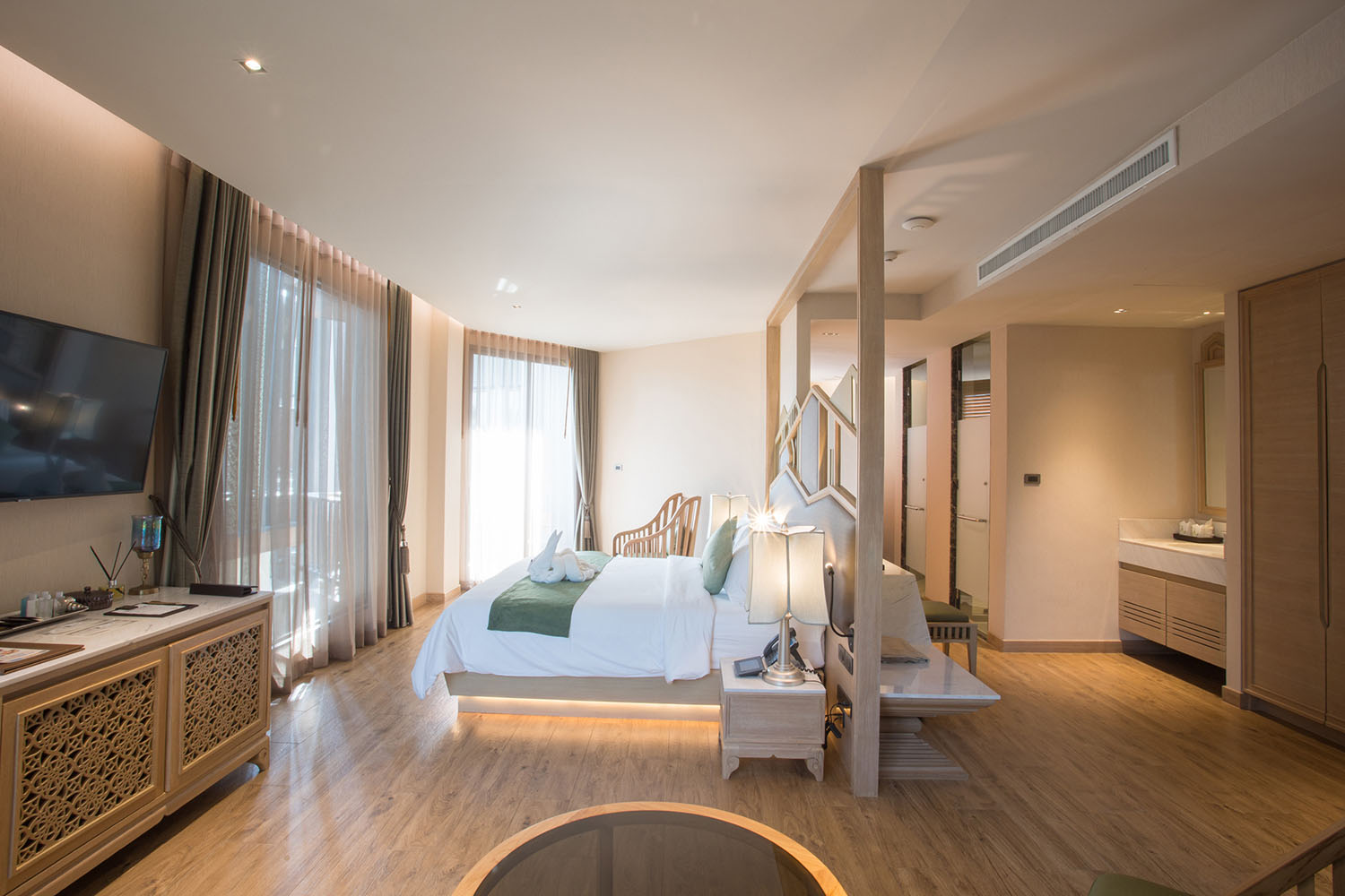 Deluxe King Suite