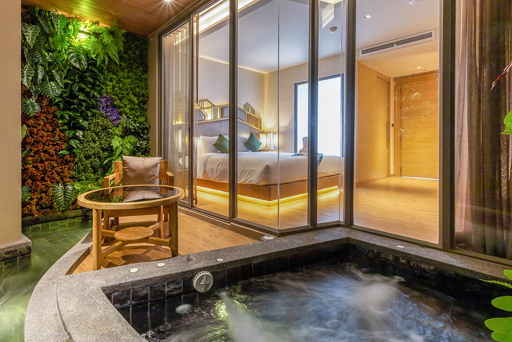 Signature King with Whirlpool